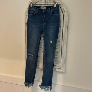 Free People skinny leg with Frey. 27